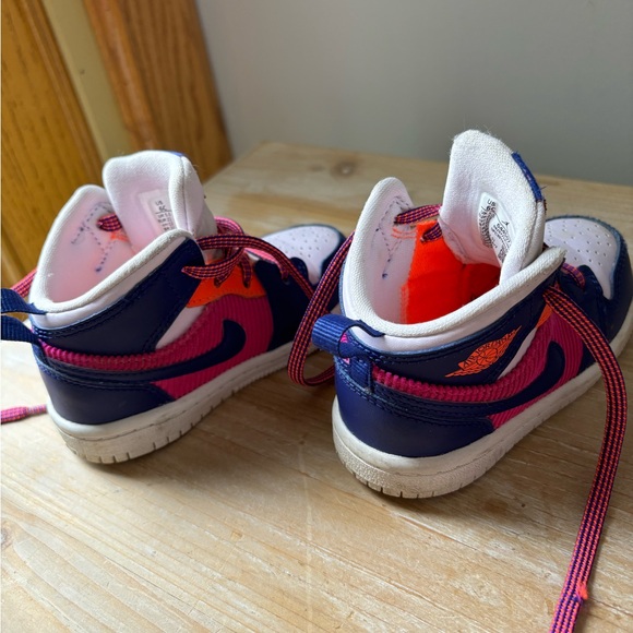 Nike Air Jordan Purple/Pink Sz 6C - Picture 3 of 4